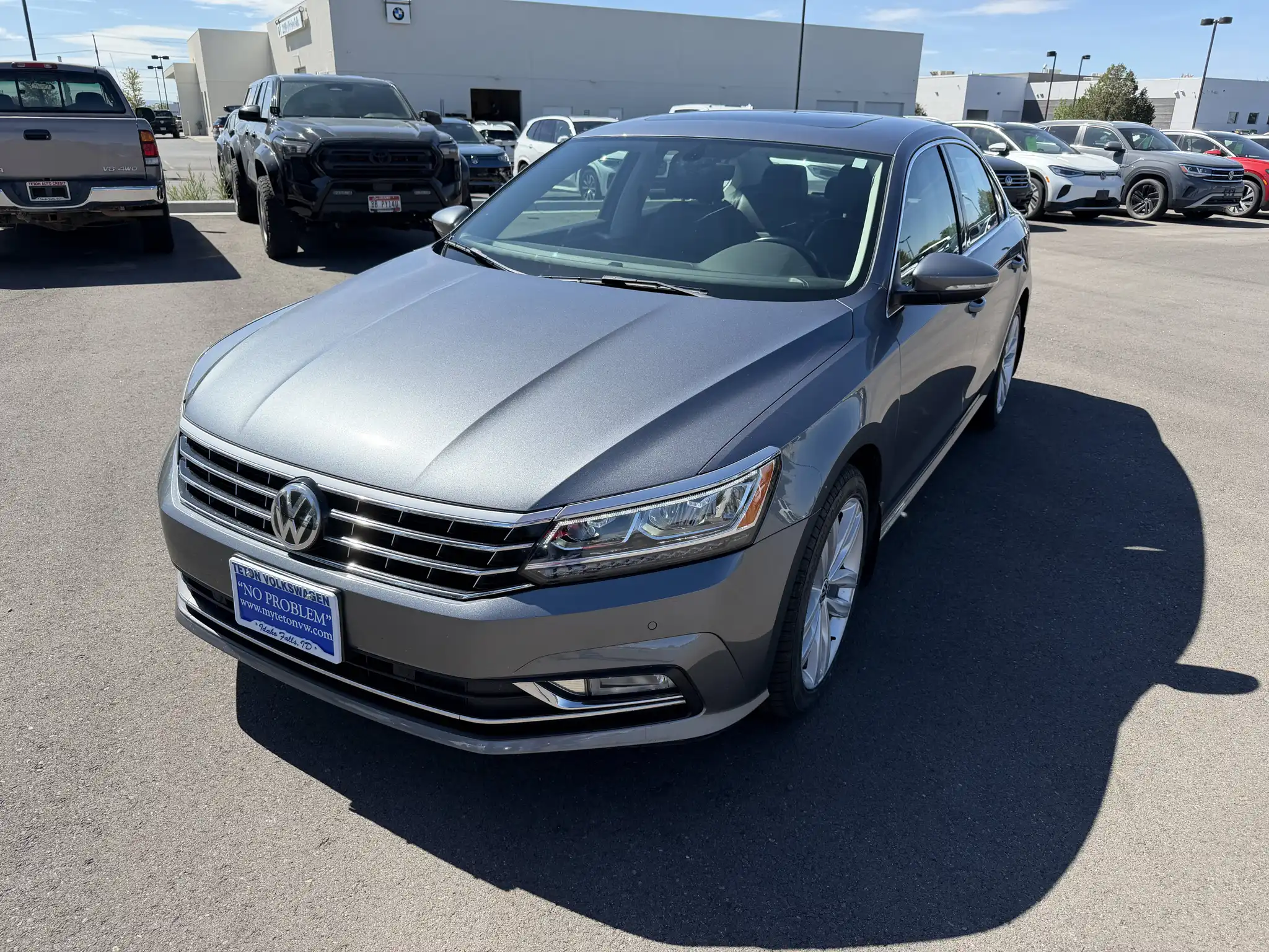 2018 Volkswagen Passat 2.0T SE with Technology Auto's photo