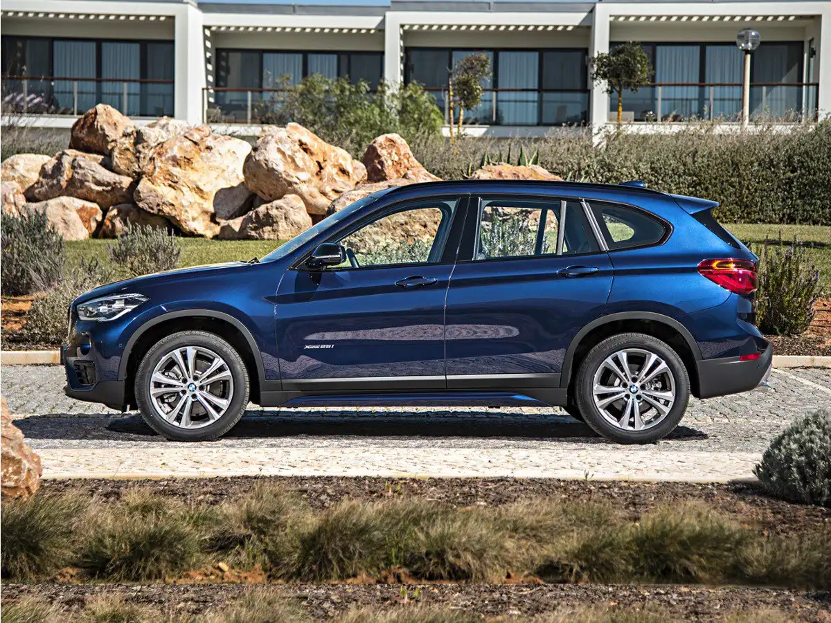 2018 BMW X1 xDrive28i's photo