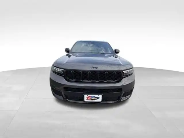 2023 Jeep Grand Cherokee L Altitude 4x4's photo