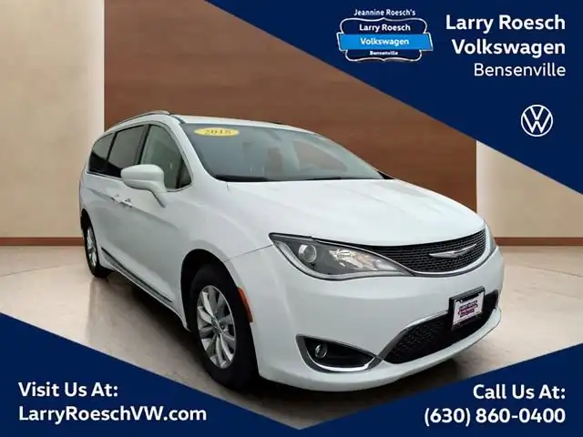 2018 Chrysler Pacifica Touring L Plus's photo