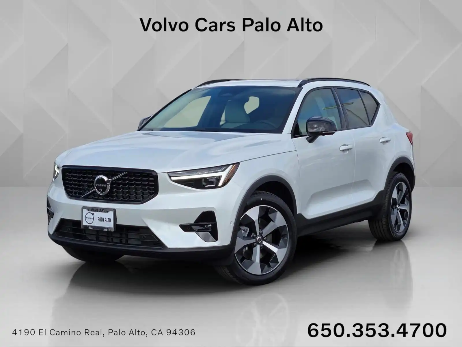 2026 Volvo XC40 B5 Plus Dark AWD's photo