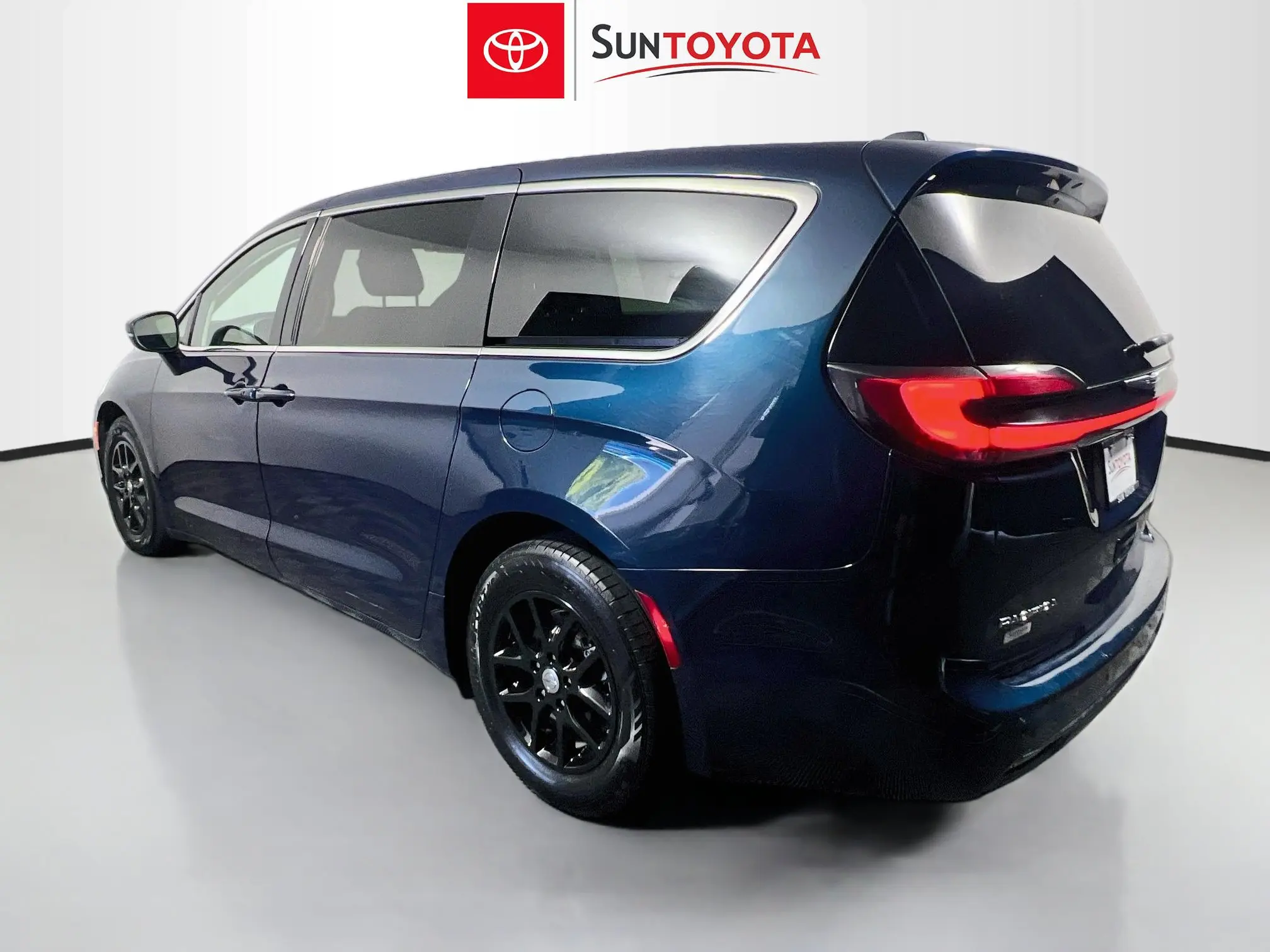 2023 Chrysler Pacifica Touring L photo 5