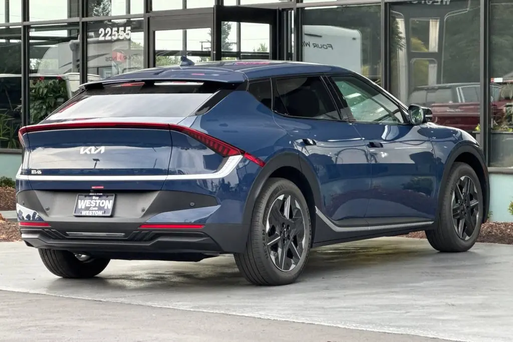 2026 Kia EV6 L Light R photo 4