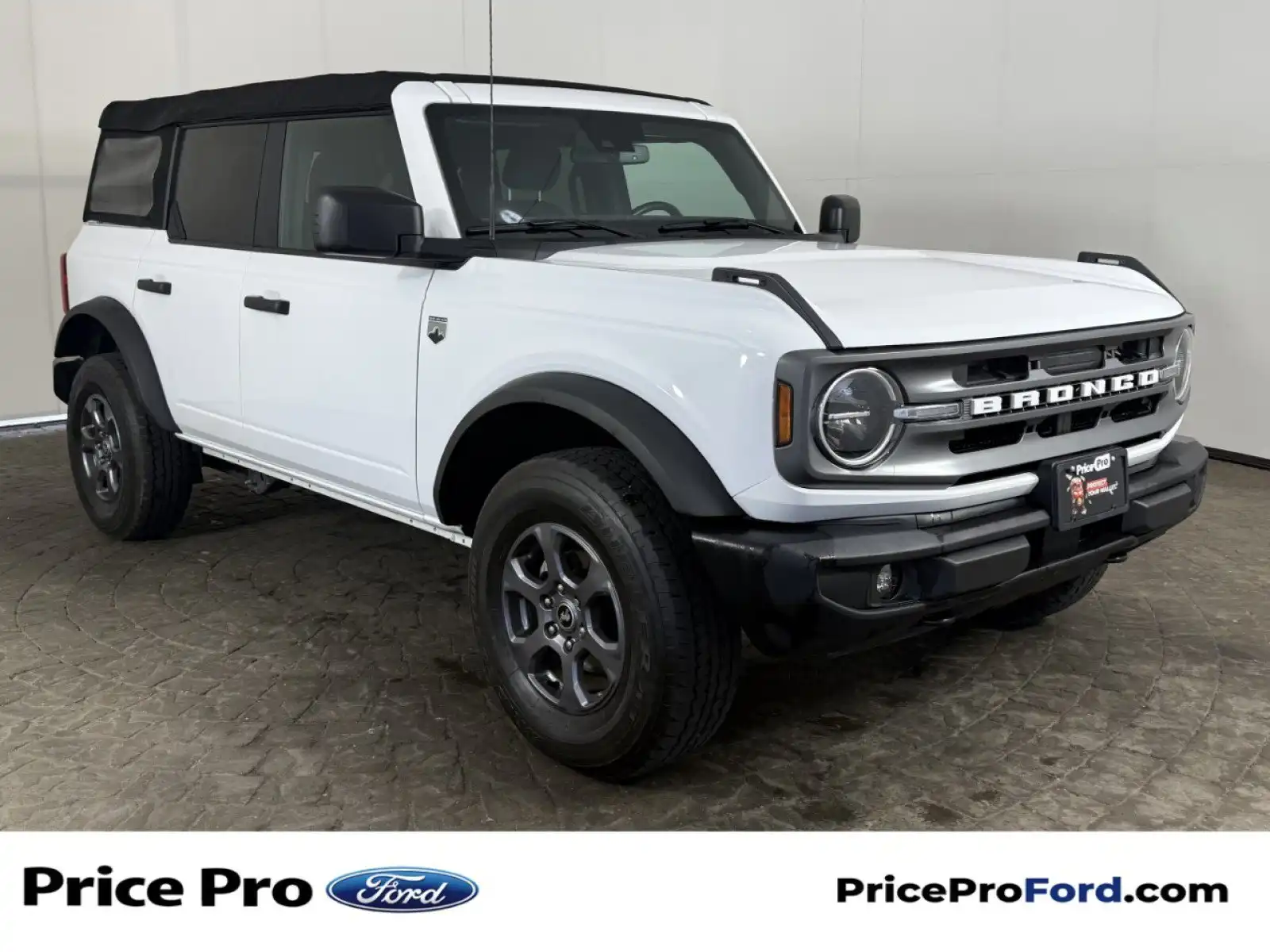 2023 Ford Bronco Base 4x4's photo