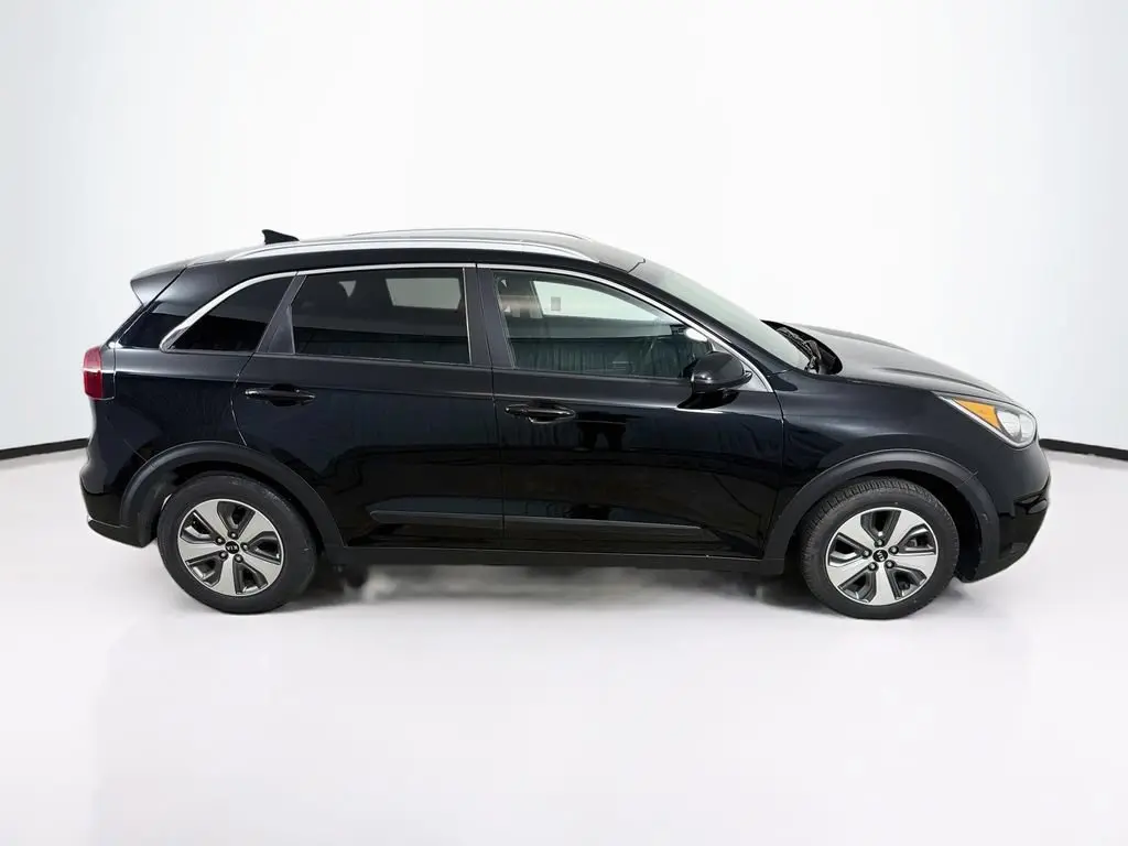 2019 Kia Niro LX photo 4