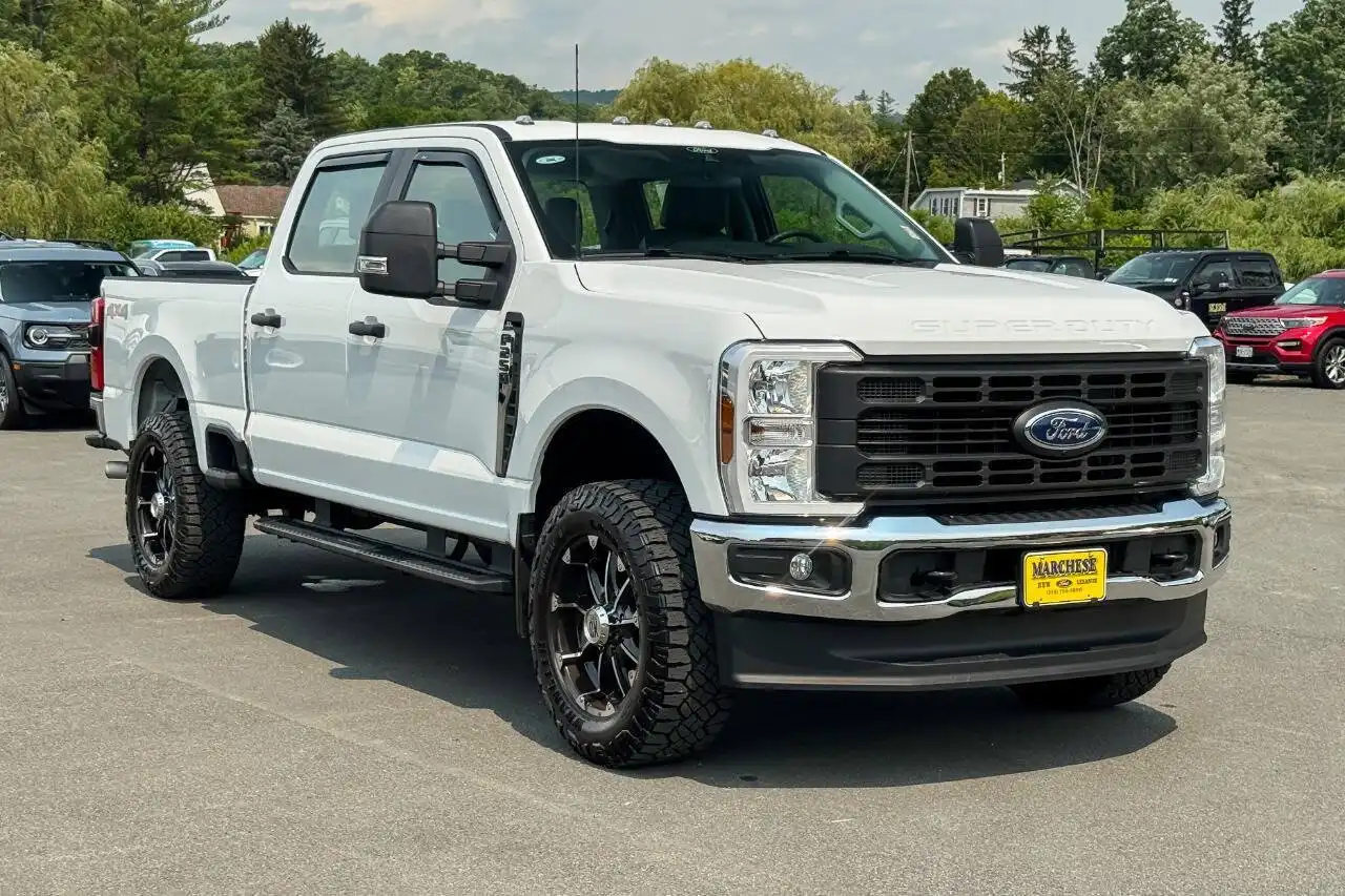 2024 Ford F-250 XL 4x4 Crew Cab 6-3/4' Box's photo