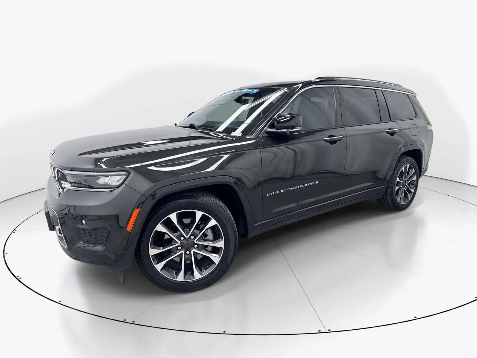 2023 Jeep Grand Cherokee L Overland 4WD's photo