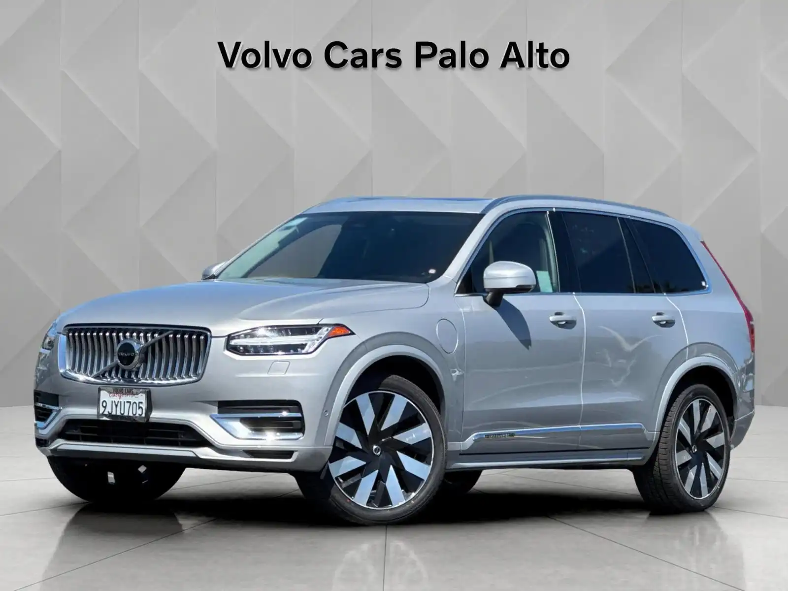 2023 Volvo XC90 T8 Recharge Ultimate 6-Seater 4WD's photo