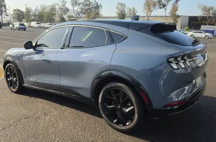 2023 Ford Mustang-Mach-e Premium photo 4