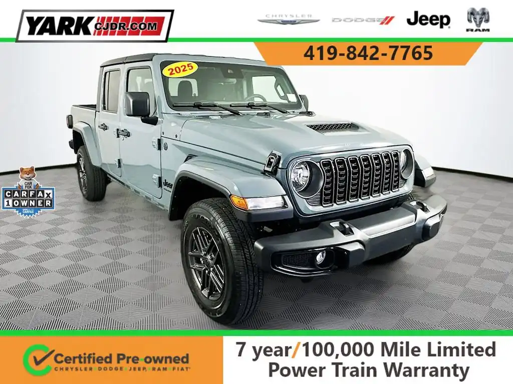2025 Jeep Gladiator Sport S Auto's photo