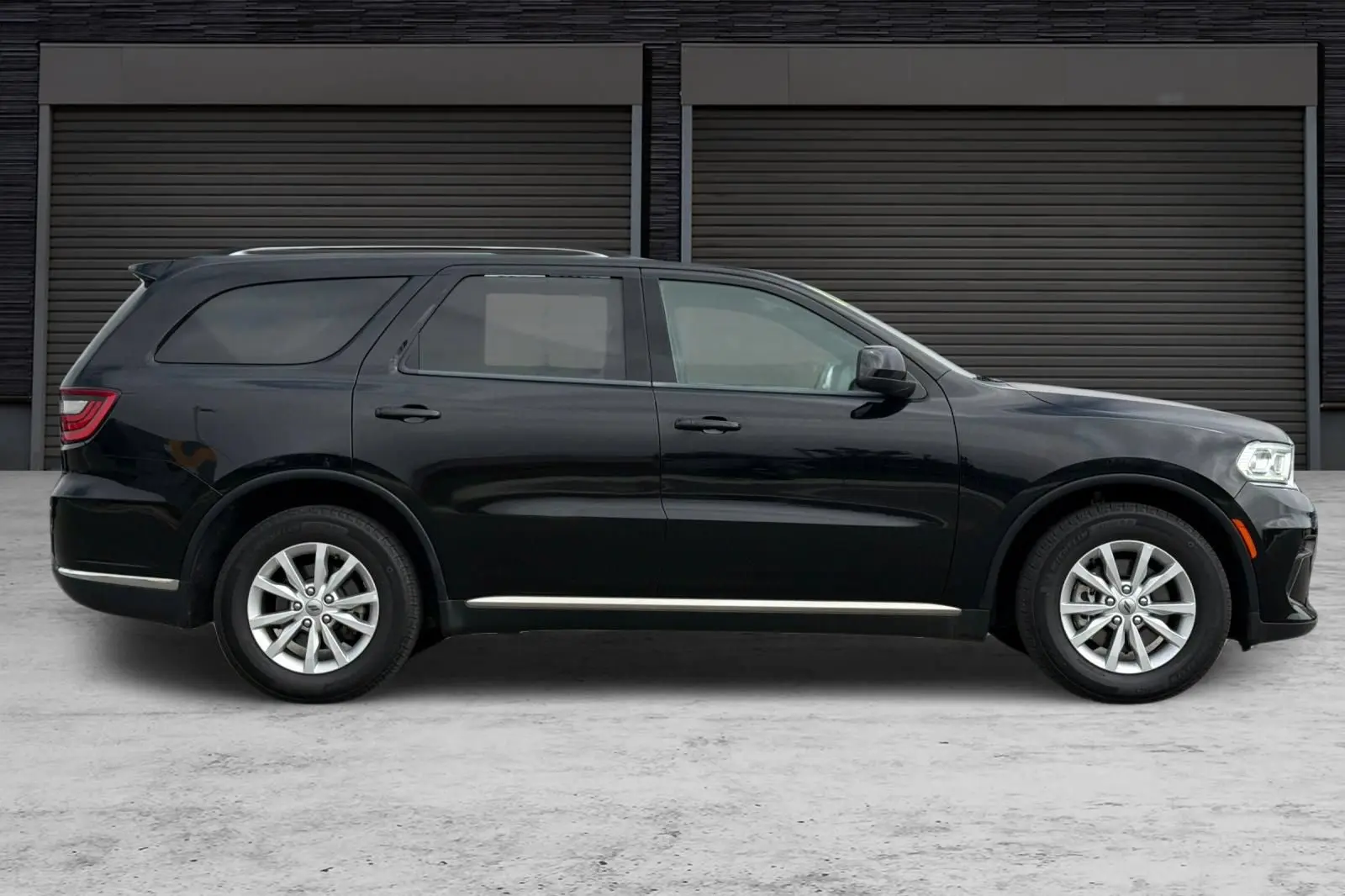 2023 Dodge Durango undefined photo 3
