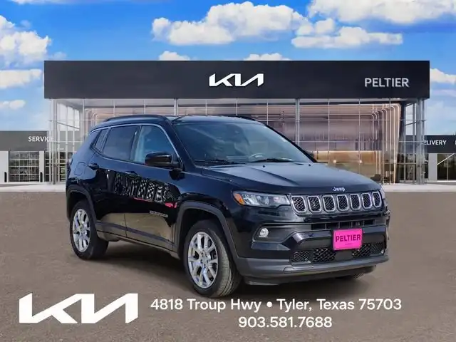 2023 Jeep Compass Latitude Lux 4X4's photo
