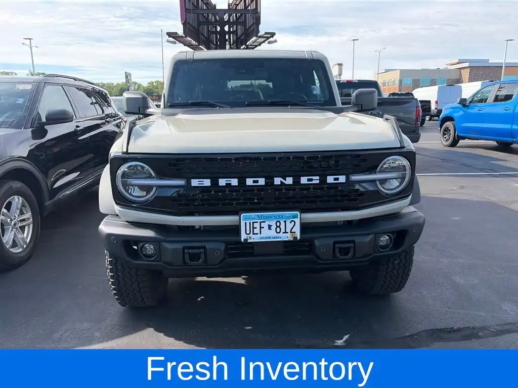 2026 Ford Bronco Badlands 4WD's photo