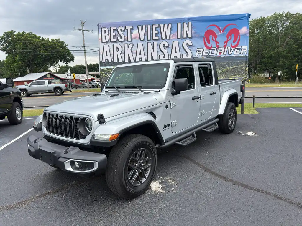 2024 Jeep Gladiator Sport S's photo