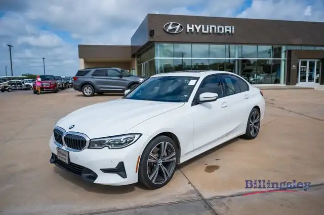 2019 BMW 3 Series 330i xDrive Sedan's photo