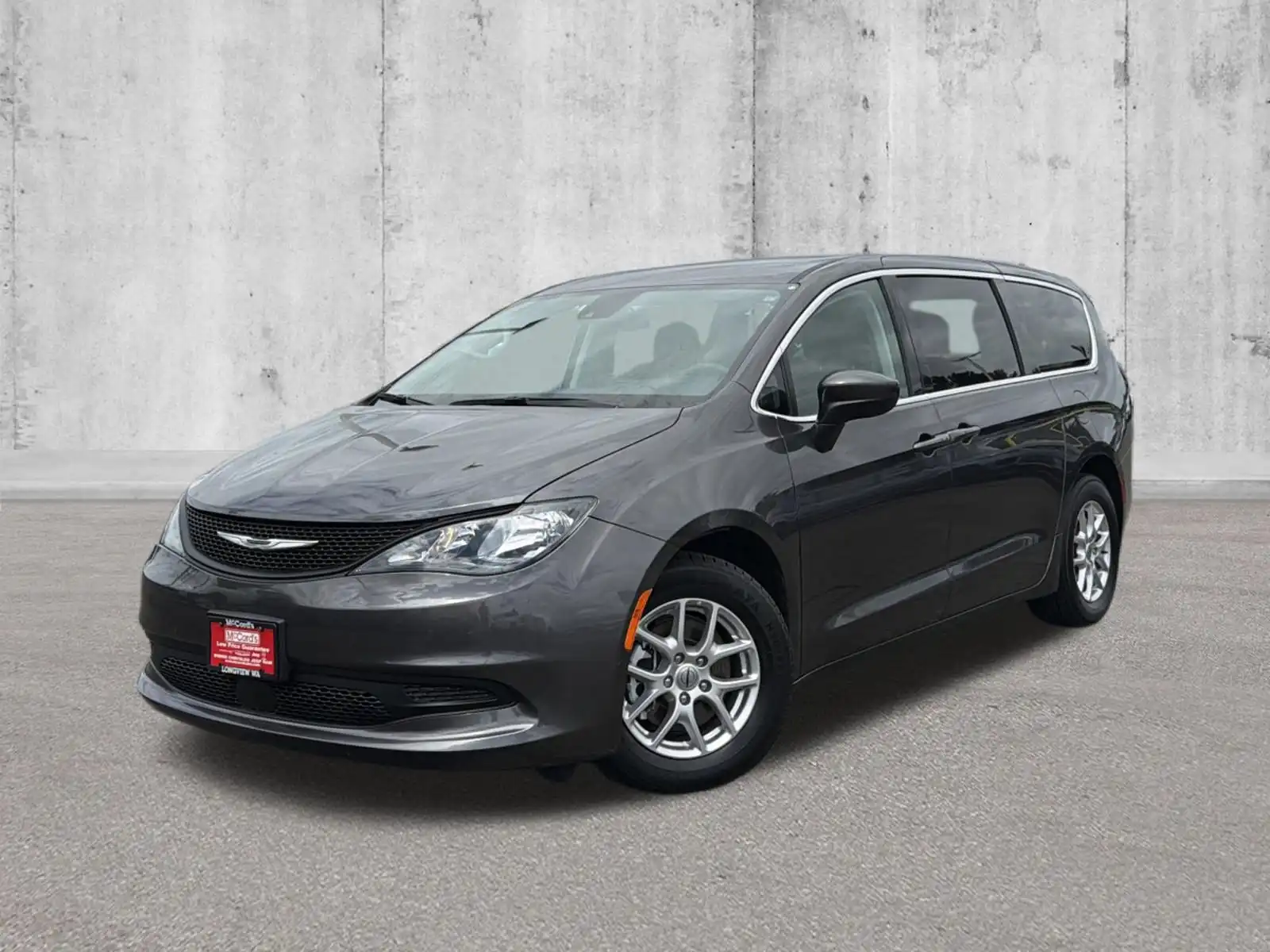 2023 Chrysler Voyager LX's photo
