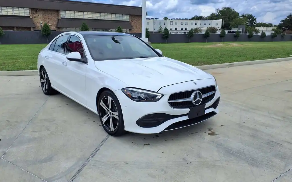 2025 Mercedes-Benz C-Class C300's photo