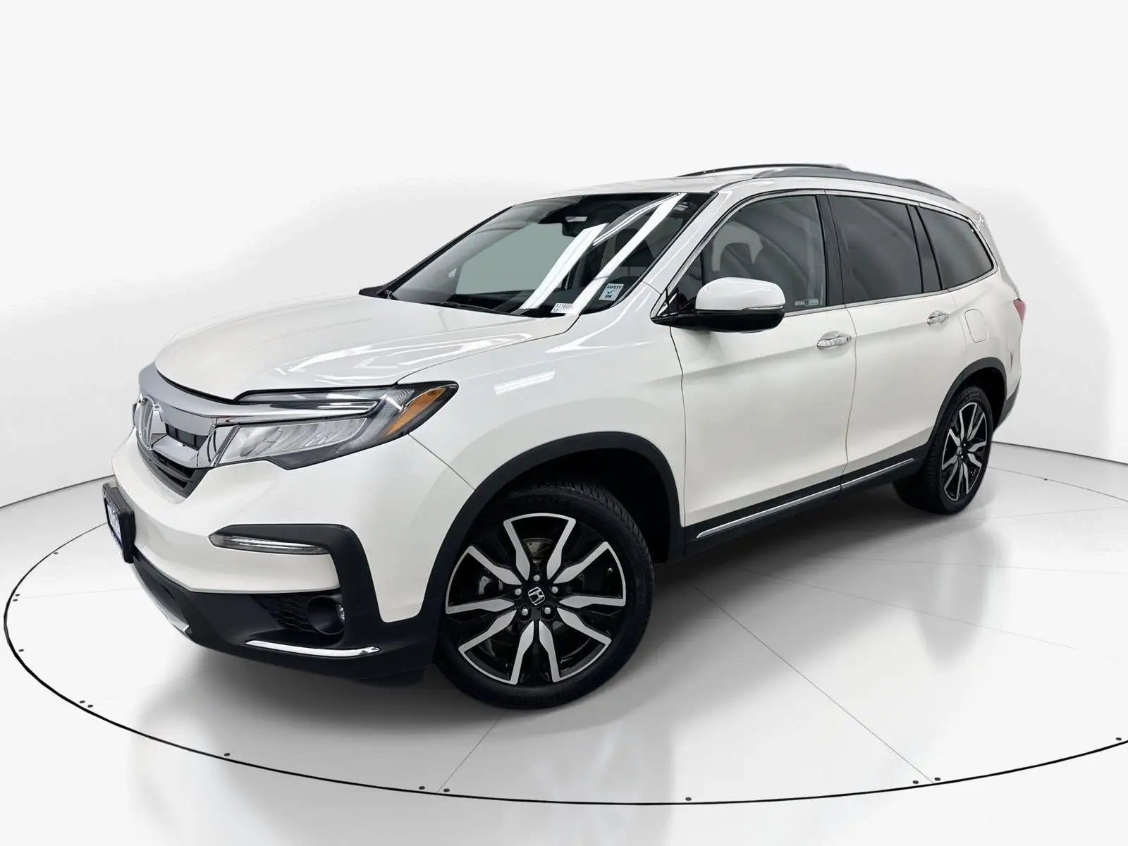 2019 Honda Pilot Touring 4WD photo 1