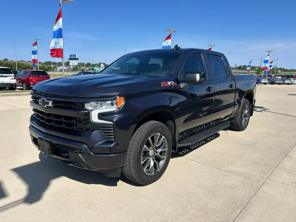 2022 Chevrolet Silverado 1500 RST 4WD Crew Cab Short Box's photo