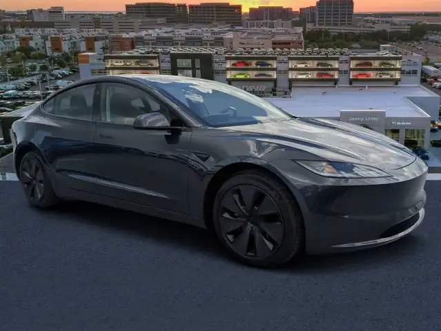 2025 Tesla Model 3 Long Range's photo