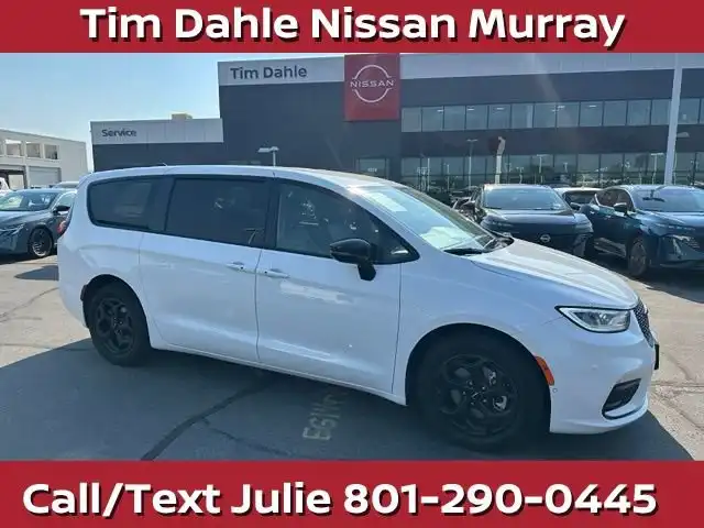 2024 Chrysler Pacifica Hybrid Select S-Appearance PHEV's photo