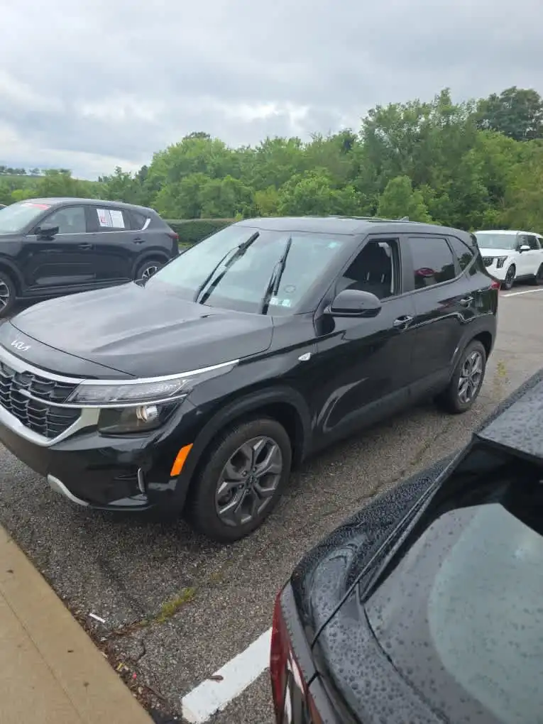 2024 Kia Seltos 2.0 LX AWD's photo
