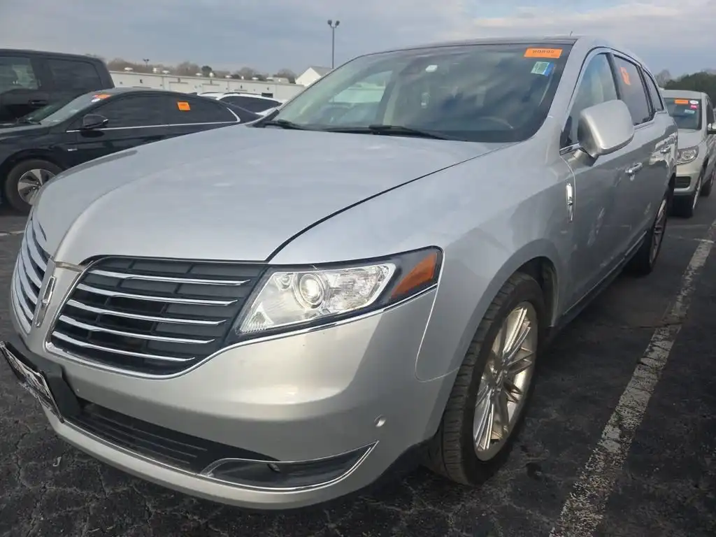 2018 Lincoln MKT 3.5 Reserve AWD's photo