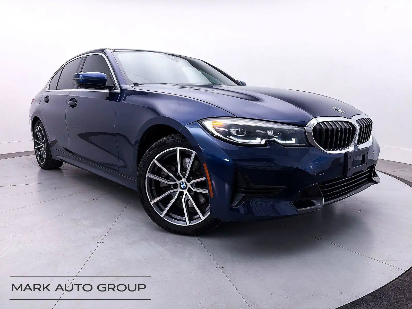 2020 BMW 3 Series 330i xDrive Sedan's photo
