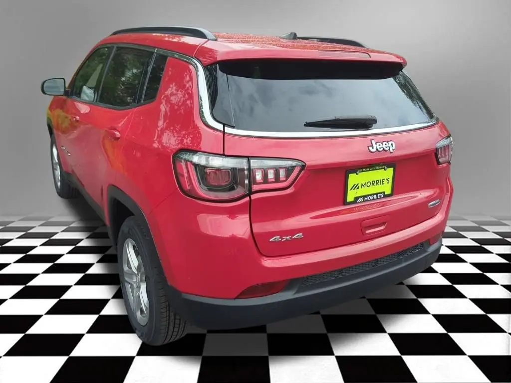2024 Jeep Compass Latitude 4X4 photo 5