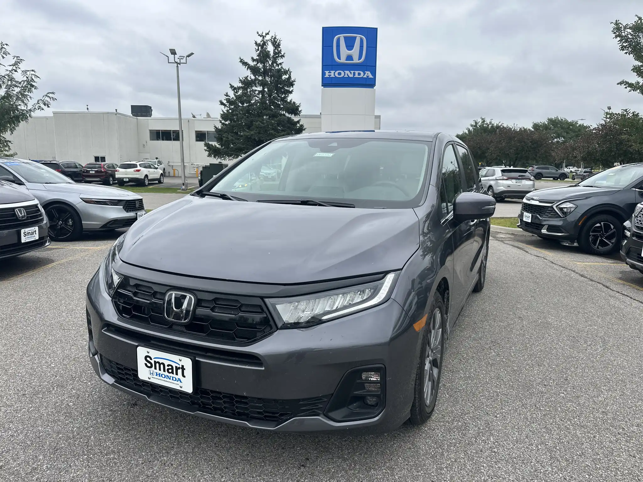 2026 Honda Odyssey Touring's photo