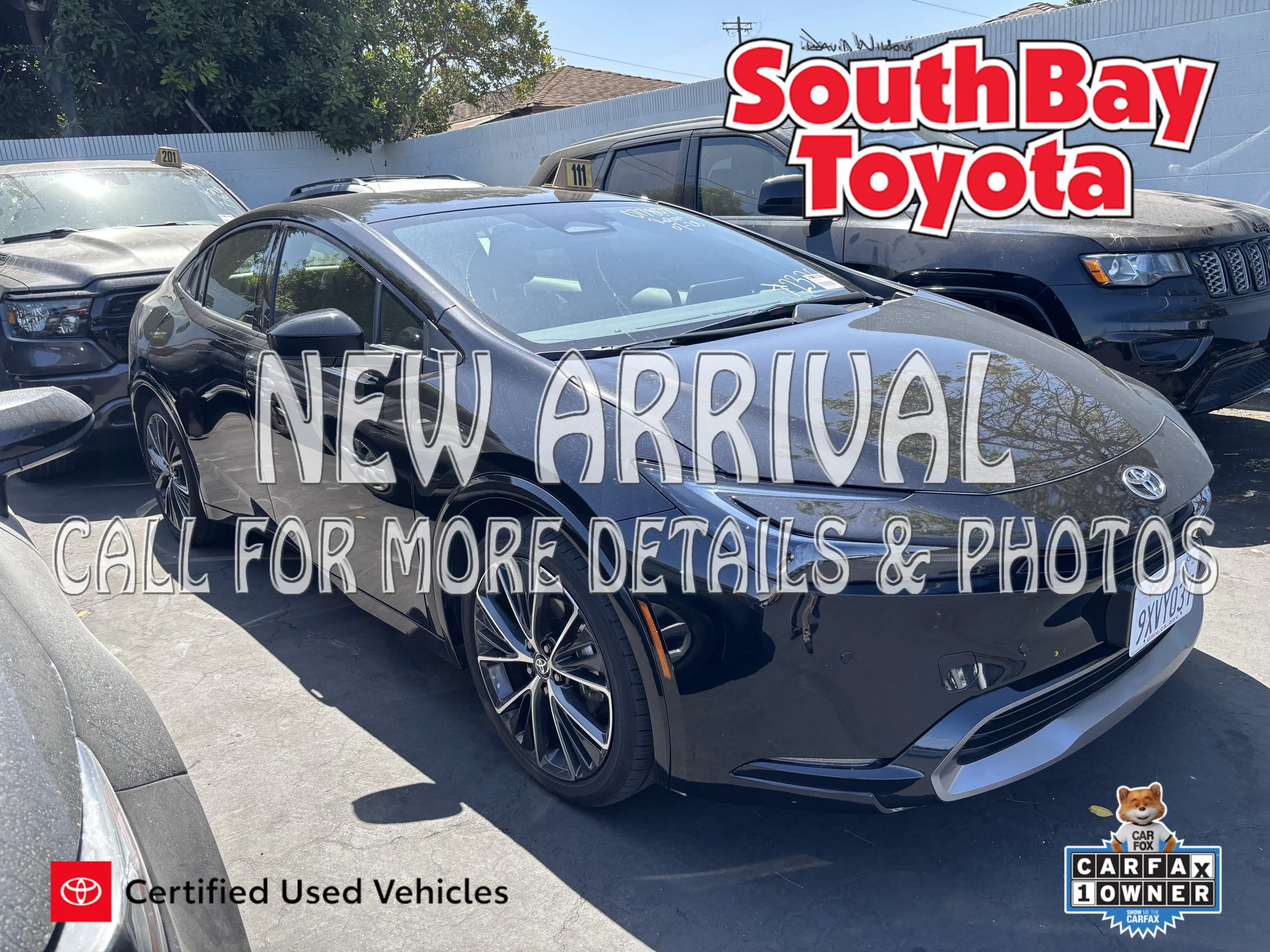 2026 Toyota Prius XLE FWD's photo