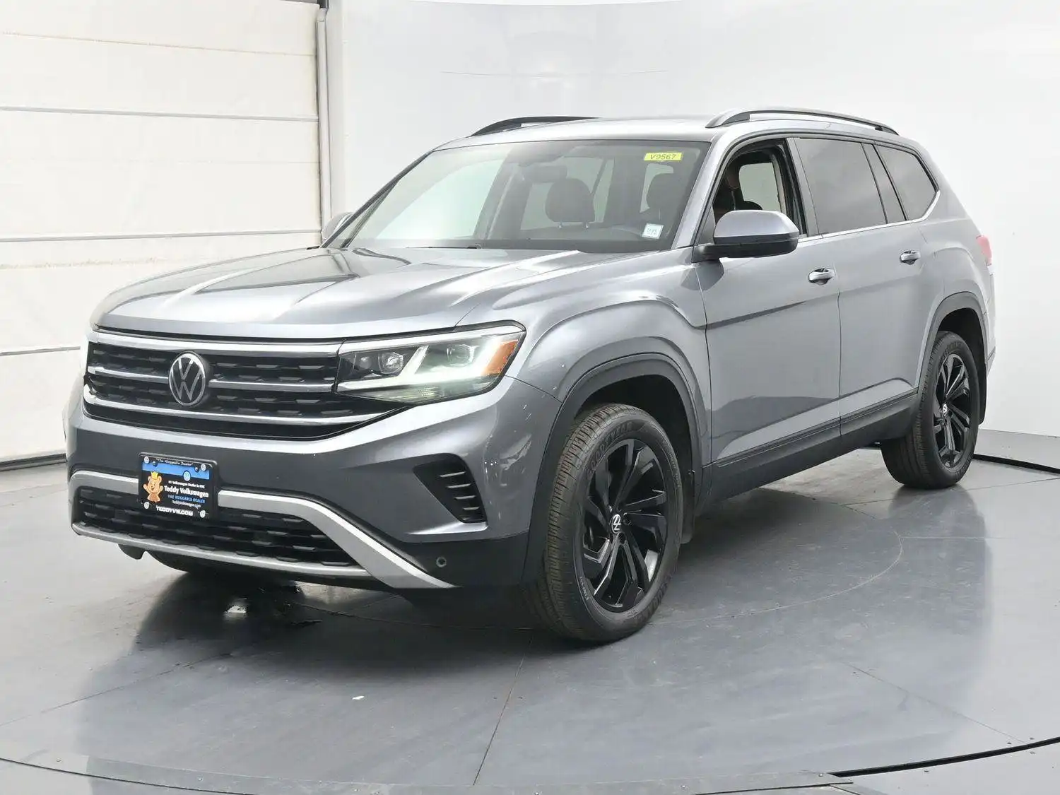2022 Volkswagen Atlas 3.6L SE w/Tech 4MOTION's photo