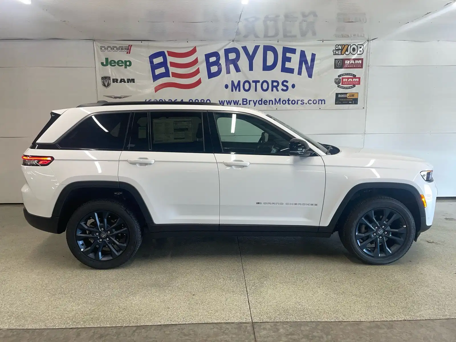 2026 Jeep Grand Cherokee 85th Anniversary Edition's photo