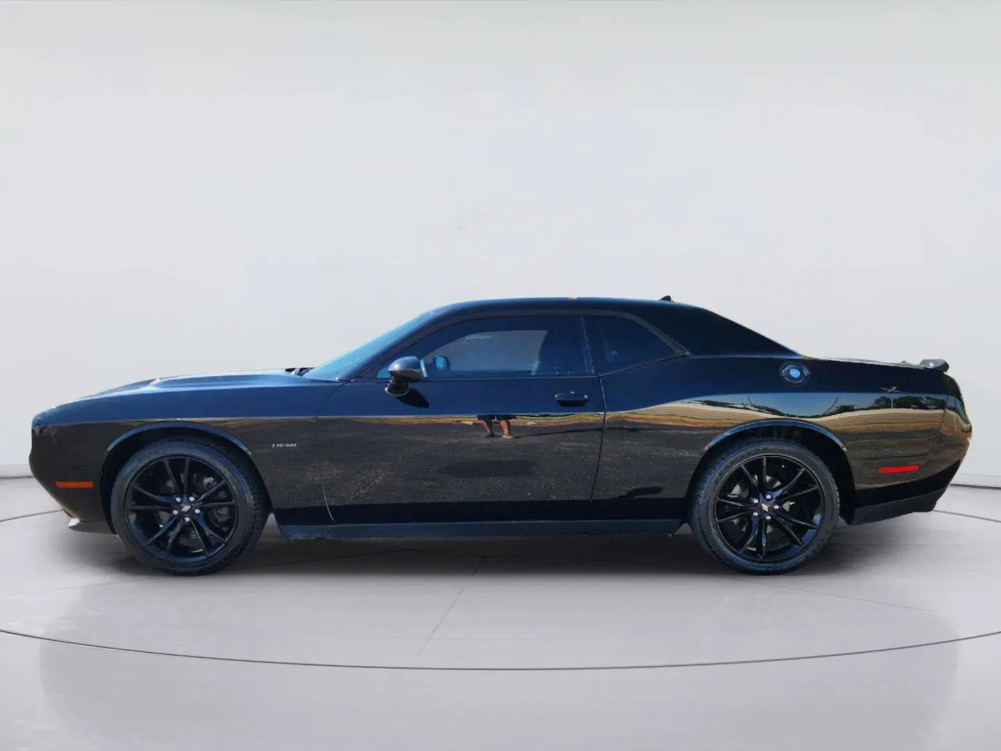 2017 Dodge Challenger R/T photo 4