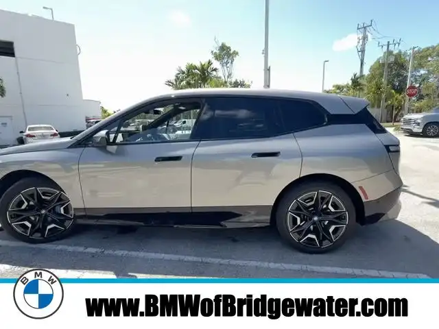 2024 BMW iX xDrive50's photo