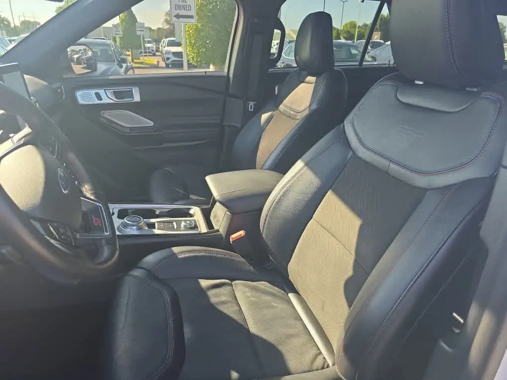 2024 Ford Explorer ST 4WD photo 5