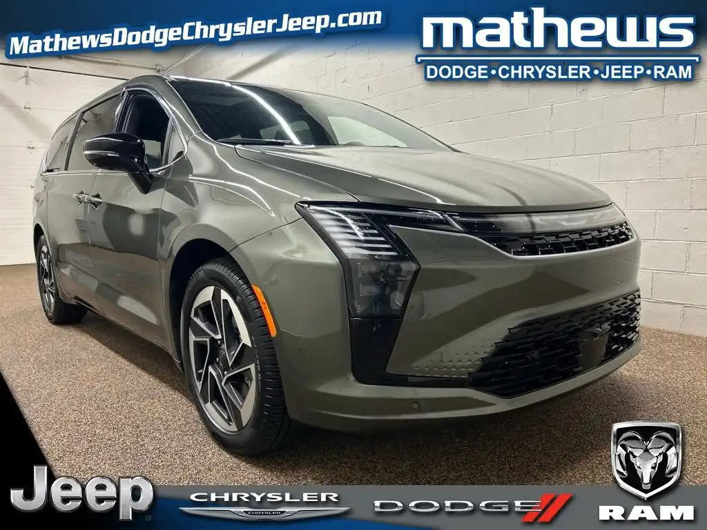 2027 Chrysler Pacifica Limited's photo