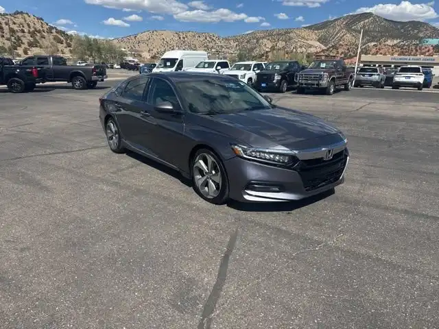2018 Honda Accord 1.5T Touring Auto's photo