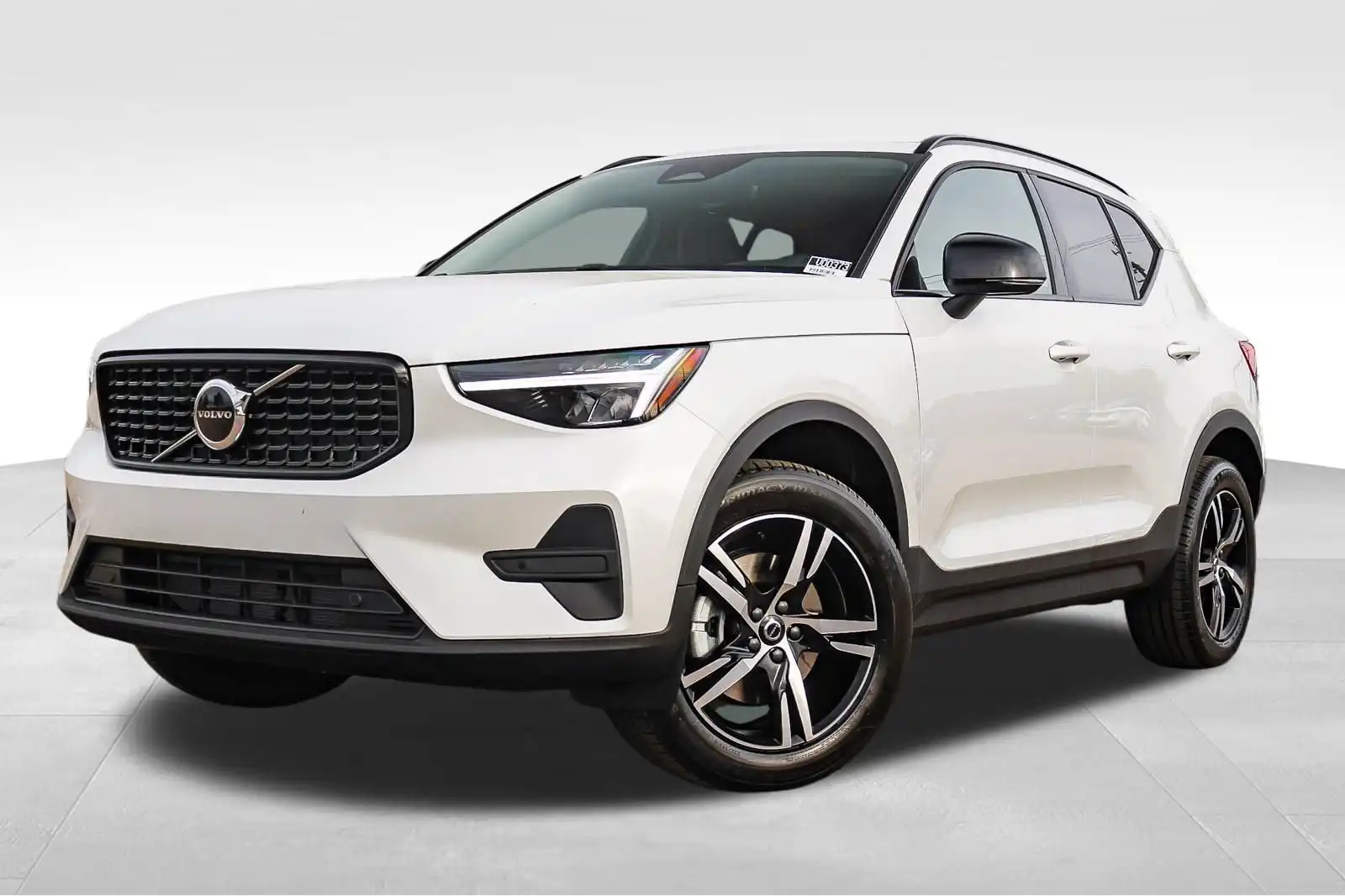 2026 Volvo XC40 B5 Core Dark AWD's photo
