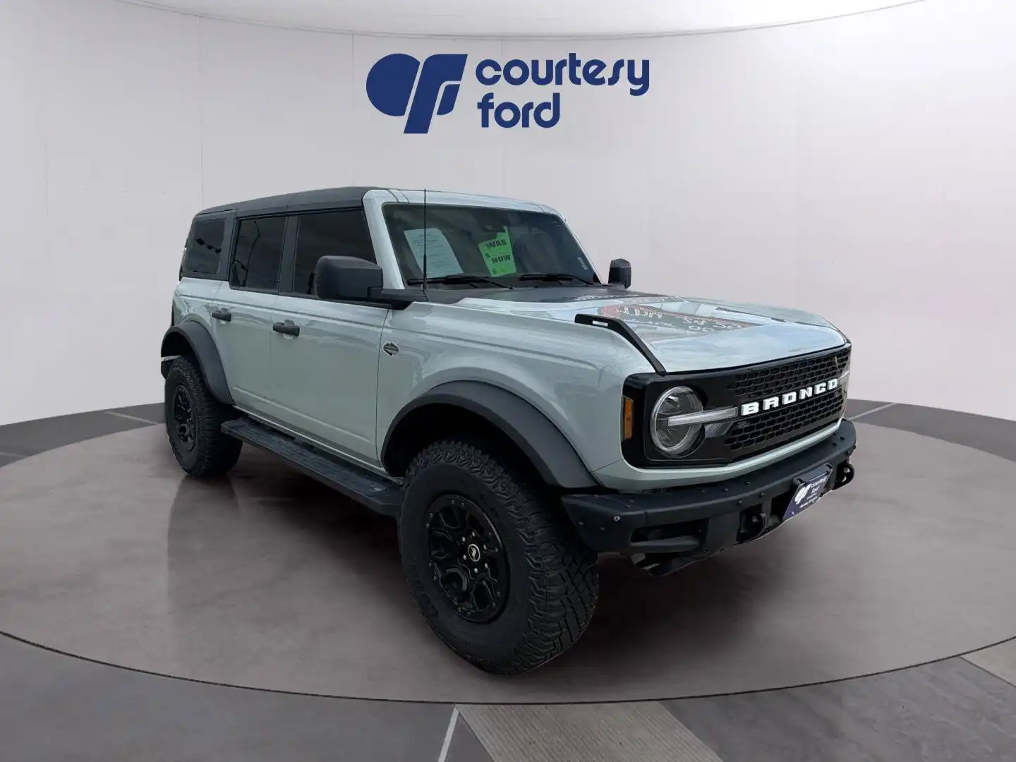2024 Ford Bronco Wildtrak 4x4's photo