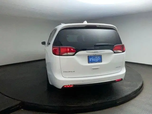 2020 Chrysler Pacifica Limited photo 5