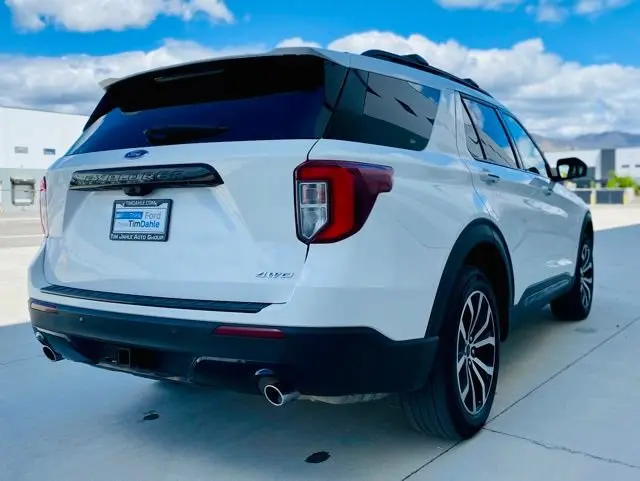2024 Ford Explorer ST Line 4WD photo 5