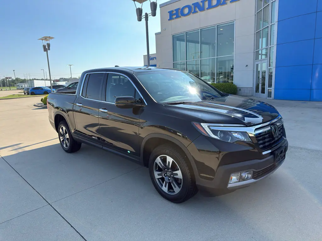 2019 Honda Ridgeline RTL-E AWD photo 3