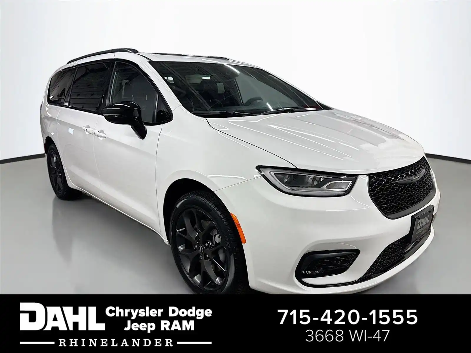 2026 Chrysler Pacifica Limited AWD's photo