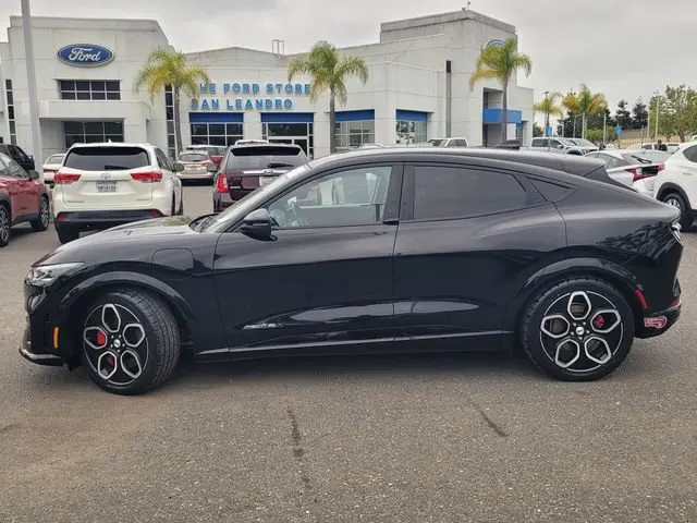 2022 Ford Mustang-Mach-e GT photo 4