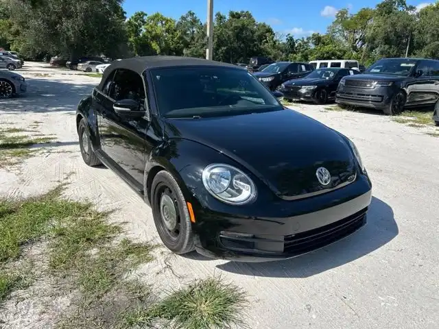 2016 Volkswagen Beetle 1.8T Denim Conv. auto PZEV's photo