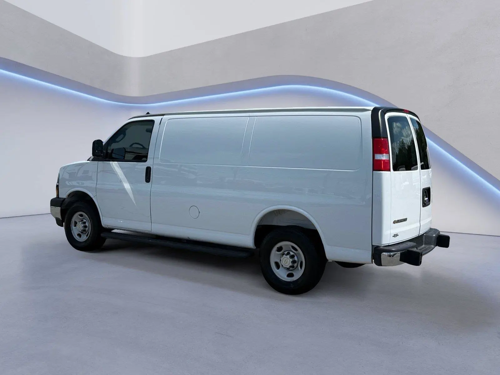 2025 Chevrolet Express Work Van HD 2500 photo 5