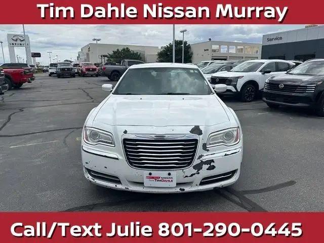 2014 Chrysler 300 Base photo 4