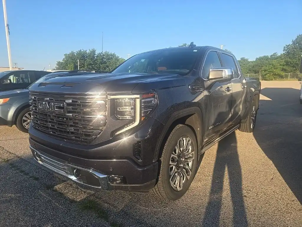 2024 GMC Sierra 4WD Crew Cab Short Box Denali Ultimate's photo