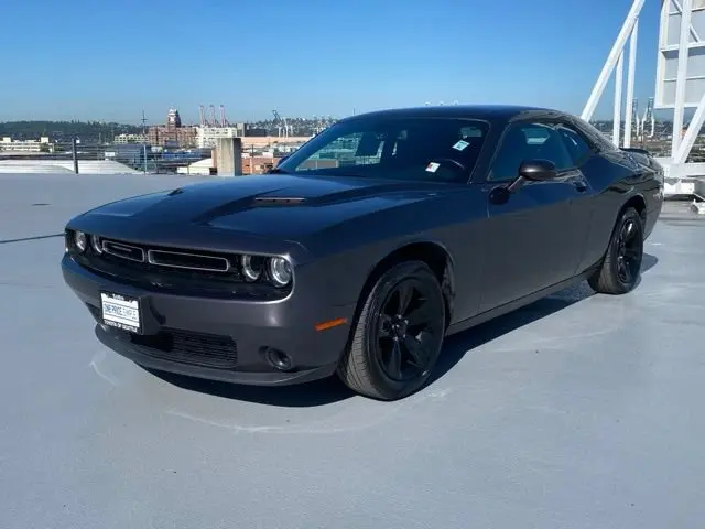 2020 Dodge Challenger SXT Auto photo 4